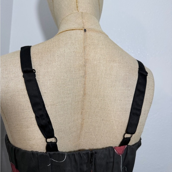 Vixen by Micheline Pitt Black "IT CHAPTER TWO" Pennywise
Sweetheart Wiggle Dress - Picture 5 of 7